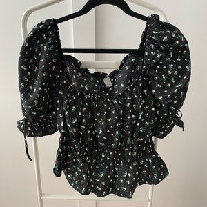 H&M flirty top